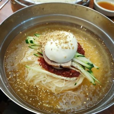  Milmyeon! An Explosively Tangy and Refreshingly Cool Noodle Soup from Busan