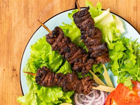  Suya! Savory Grilled Skewers Infused with Aromatic Spice Blends 