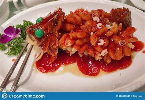   Sweet-and-Sour Mandarin Fish – Is it Possible to Achieve Culinary Nirvana Through Tangy Delights and Crispy Perfection?