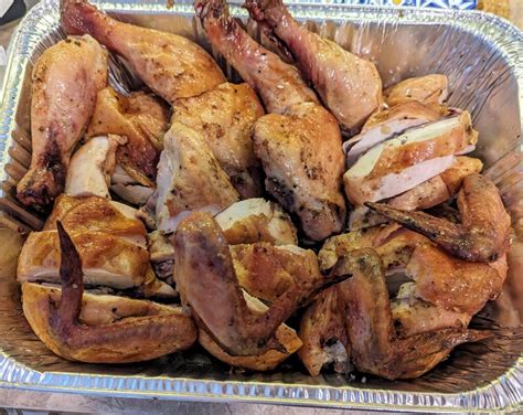  Tie Ling Smoked Chicken: A Symphony of Smoky Char and Tender Succulence!